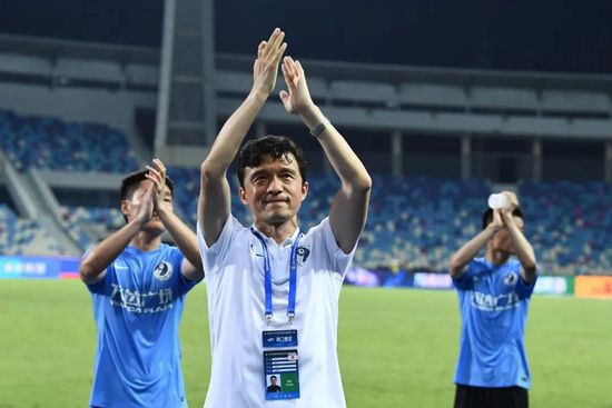 明代年夜将军贺英操纵时空金球终究重返明代，与锦衣卫兄弟萨獒得悉了倭寇和朝廷奸党之间足以倾覆皇权的谋害，连绵400年的惊天危机剑拔弩张。贺英也在朱颜良知小美的帮忙下起头了抗倭除奸和庇护族人的战役。